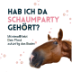 Nahaufnahme des Gesichts eines verspielten Pferdes, umgeben von rosa Blasen. Text: "HAB ICH DA SCHAUMPARTY GEHÖRT? Mit nimo® liebt Dein Pferd das Baden."