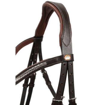 Braunes Lederpferdegeschirr mit gepolstertem Stirnband und detaillierter Naht, mit einem Logoetikett.