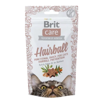 Brit Care Hairball-Snack für Katzen, zeigt das Gesicht einer Katze und Text zur Haarballenprävention mit Zutaten wie Flohsamen und Lachsöl.