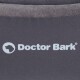 Logo von "Doctor Bark" auf einem dunkelgrauen Haustierprodukt, mit einer Silhouette eines Hundekopfes neben dem Markennamen.