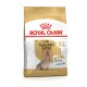 Royal Canin Adult Yorkshire Terrier Hundefutterbeutel für Hunde über 8 Jahre, mit einem Bild eines Yorkshire Terriers und Ansprüchen auf gesunde Haut und Fell.