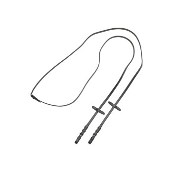 Schwarze Haustierleine mit verstellbaren Clips und zwei Griffen, flach auf einem weißen Hintergrund ausgelegt.