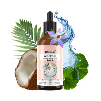 Flasche mit "noms+ ZPOT-ON" Anti-Zecken-Lösung für Haustiere, umgeben von Kokosnussschalen und grünen Blättern, mit einer pinken Blume.