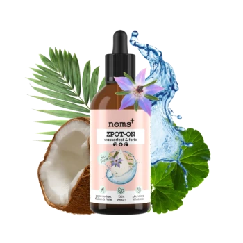 Flasche mit "noms+ ZPOT-ON" Anti-Zecken-Lösung für Haustiere, umgeben von Kokosnussschalen und grünen Blättern, mit einer pinken Blume.