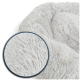 Flauschiges graues Haustierbett mit einer Nahaufnahme seines weichen, strukturierten Stoffes, das sein gemütliches Design für Haustiere zeigt.