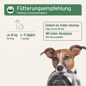 Fütterungsempfehlung für Haustiere, die eine Dosierung von ½ Teelöffel täglich pro 10 kg beschreibt, mit Anweisungen zum Mischen ins Futter und hoher Akzeptanz.