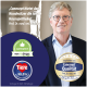 Lächelnder älterer Mann mit Brille (Tierarzt) neben dem deutschen Zitat "Canosept bietet dem Hundesitzer die ideale Hausapotheke" und Güte-Badges.