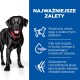 Czarny pies z czerwoną obrożą na niebieskim tle z polskim tekstem o korzyściach zdrowotnych dla zwierząt, takich jak utrata wagi i omega-3.