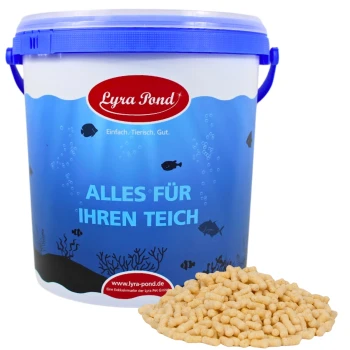 Lyra Pond Fischfuttereimer mit blauer Etikett, der den Text 'ALLES FÜR IHREN TEICH' und einen Haufen Fischfutterpellets zeigt.
