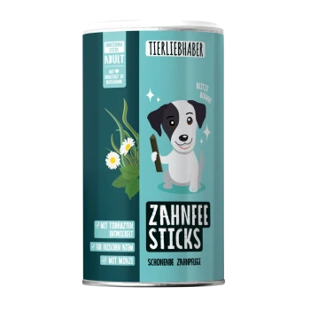 Eine zylindrische Dose mit Zahnpflege-Sticks für Haustiere, beschriftet mit 'Zahnfee Sticks', enthält 350g und 13 Sticks, mit einem hellblauen Hintergrund und pinkem Deckel.