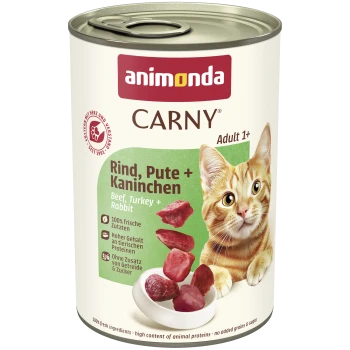 Dose Animonda CARNY Katzenfutter Adult 1+ — Rind, Pute + Kaninchen; orange-getigerte Katze und Fleischstücke.