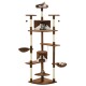 Ein hoher, mehrstöckiger Katzenbaum in Braun mit verschiedenen Plattformen, einem gemütlichen Versteck und drei Katzen, die auf verschiedenen Ebenen entspannen.