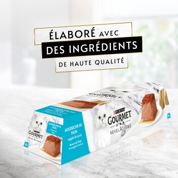 Pack de nourriture Purina Gourmet, image d'un chat blanc, mousseline au thon et texte «ÉLABORÉ AVEC DES INGRÉDIENTS».