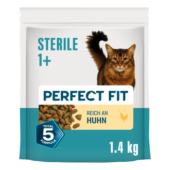 Perfect Fit Katzenfutterbeutel 'Sterile 1+' mit Foto einer braunen Katze und Kroketten; Text: 'Reich an Huhn', 'TOTAL 5 FORMULA', '1,4 kg'.