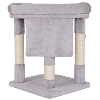 Grauer Katzenbaum mit einem plüschigen Oberteil und Kratzpfosten, die mit natürlichem Sisal-Seil umwickelt sind.