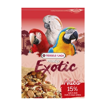 Versele-Laga Prestige Exotic vogelnootjes verpakking met drie papegaaien en een stapel noten, label 'Nuts 15% e750g'.