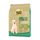 Goldene Mini Senior Hundefuttertüte (5-10 kg) für empfindliche Senioren-Hunde, mit einem flauschigen weißen Hund und Zutaten aus Ente und Kartoffel.