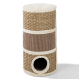 Un arbre à gratter pour chat cylindrique et haut avec un sommet confortable et une entrée latérale, présentant des fibres naturelles tissées et des accents crème doux.