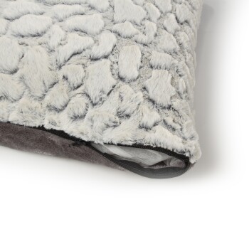 Weiches, plüschiges Haustierbett mit einer strukturierten grauen und weißen fellähnlichen Oberfläche, mit einem Reißverschluss für einfache Entfernung und Reinigung.