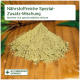 Nährstoffreiche spezielle Zusatzstoffmischung in einem Haufen auf einer Holzoberfläche, mit grünen Blättern im Hintergrund und Textüberlagerung.