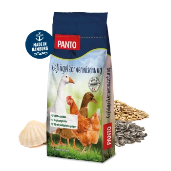 PANTO Geflügelkörnermischung Beutel mit einer Gans, einem Huhn und einer Ente auf Gras; Text: "Mit Muschelkalk," "Ergänzungsfutter," "Für alle Geflügelarten."