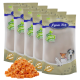 Fünf Säcke Lyra Pet Nature Power Tierfutter aufgereiht, mit einem Haufen orangefarbener, gewürfelter Leckereien davor.