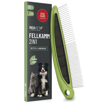 Ein grüner 2-in-1-Haustierkamm für mittel- bis langhaarige Tiere, präsentiert mit einer Box, die einen Hund und eine Katze zeigt, beschriftet mit 'DUO CARE FUNKTION.'