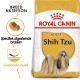 Royal Canin Adult Shih Tzu hondenvoer zak met een illustratie van een Shih Tzu, met tekst die de specifieke voeding voor het ras en gezonde huid benadrukt.