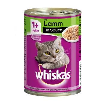 Whiskas Katzenfutterdose mit einer grauen Katze auf dem Etikett, beschriftet "1+ Jahre mit Lamm in Sauce", was anzeigt, dass es für Katzen über ein Jahr alt ist.