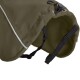 Olivegrüne Haustierjacke mit einem weichen Fleece-Futter, mit verstellbaren Riemen und einem reflektierenden Saum für Sichtbarkeit.