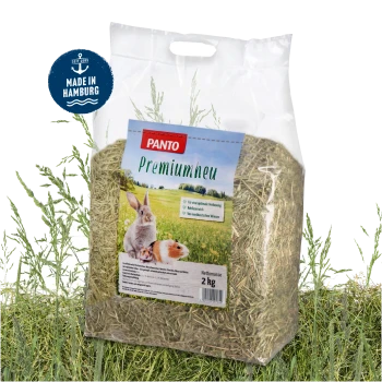 PANTO Premiumhay 2 kg Beutel für Kleintiere, mit einem Kaninchen und einem Meerschweinchen auf dem Etikett, mit dem Logo "Made in Hamburg."