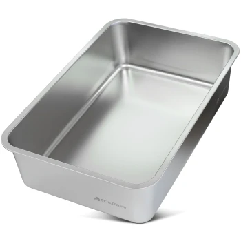 Edelstahl-Hundefutterschüssel mit rechteckiger Form, mit glatten Kanten und glänzendem Inneren.