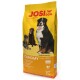 Hundefutterbeutel mit der Marke "JOSI DOG" powered by Josera, beschriftet mit "ECONOMY (22/8) ADULT" mit Bildern von drei Hunden.