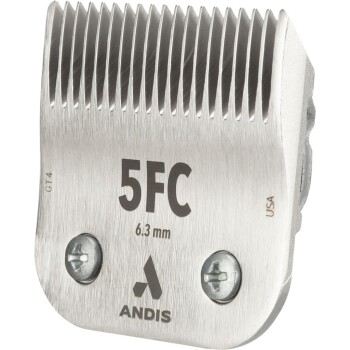 Andis 5FC Haarschneiderklinge, aus rostfreiem Stahl, mit einer Schnittlänge von 6,3 mm, mit einem schlanken Design und sichtbaren Schrauben und Logo.