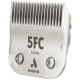 Andis 5FC Haarschneiderklinge, aus rostfreiem Stahl, mit einer Schnittlänge von 6,3 mm, mit einem schlanken Design und sichtbaren Schrauben und Logo.
