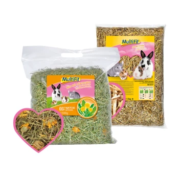 Zwei MultiFit Heubags: 500g "Heu mit Löwenzahn" und 3kg "Stroh-Ernte" mit Tierbildern.