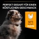 Ein flauschiger Hund mit einem braunen Halsband schaut seitlich, mit dem Text: "Perfekt gegart für einen köstlichen Geschmack" und "Nr. 1 Zutat Huhn."