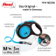 Eine schwarze und blaue flexi ausziehbare Hundeleine mit einer Länge von 5 m und einer maximalen Tragfähigkeit von 25 kg, ausgestattet mit ergonomischem Griff und Bremssystem.
