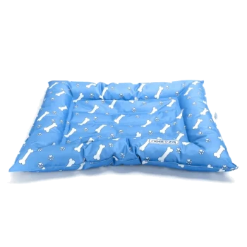 Blaues Hundebett mit einem Muster aus weißen Knochen und Pfotenabdrücken, mit einem Etikett, das "nobuz" liest.