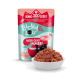 Tüte mit Lucky Lou Katzenfutter für Erwachsene, mit Geflügel und Thunfisch mit Pastinaken, 96% Fleisch- und Fischgehalt, serviert in einer Schüssel.