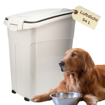 Beiger luftdichter 54‑L-Futterbehälter mit Aufschrift „Luftdicht 54 L“ neben einem liegenden Golden Retriever und einer Metallschale.