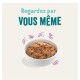 Bol de nourriture pour animaux rempli d'un mélange de viande et de légumes, avec le texte 'Regardez par VOUS MÊME' au-dessus.
