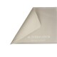 Eine hellbeige Haustierfütterungsmatte mit dem Text "FUTTERSTATION" und "kleckern erlaubt" in Weiß gedruckt, teilweise an der Ecke gefaltet.