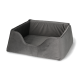 Lit pour animaux de compagnie gris avec un tissu doux et pelucheux et des côtés bas pour un accès facile, conçu pour le confort et la détente.
