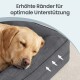 Goldener Labrador auf grauem Hundebett mit erhöhtem Rand; Pfeile zeigen auf die erhöhten Kanten; Text: 'Erhöhte Ränder für optimale Unterstützung'.
