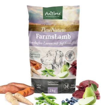 Hundefutterbeutel mit der Aufschrift 'AniForte PureNature FarmsLamm', der Lamm und Süßkartoffeln zeigt, mit Gemüse und Früchten darum herum, 2 kg.