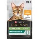 Purina Pro Plan Katzenfutterbeutel mit einem Nahaufnahme eines Bengal-Katzes, beschriftet mit "Sterilised Adult Maintenance" und "Mit Huhn in Sauce."