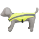 Ein graues Hundemanikin trägt eine leuchtend gelbe reflektierende Weste mit einem grauen Streifen, die einen sicheren Verschluss an der Seite zeigt.