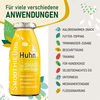 Eine grüne "SmoothieDog"-Flasche mit der Aufschrift "Der SNACK für jeden Hund" umgeben von frischen Karotten, Kartoffeln, Äpfeln, Zucchini, Petersilie und Fleisch.