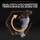 Eine Seitenansicht eines flauschigen, dreifarbigen Hundes vor einem dunklen Hintergrund, mit dem Text "QUALITATIV HOCHWERTIGE TIERNAHRUNG AN JEDEM TAG" darüber.
